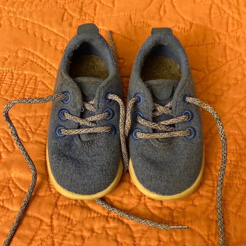 Kids Allbirds Shoes Size 6
